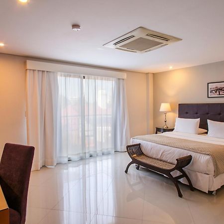 אסונסיון Las Lomas Casa Hotel מראה חיצוני תמונה