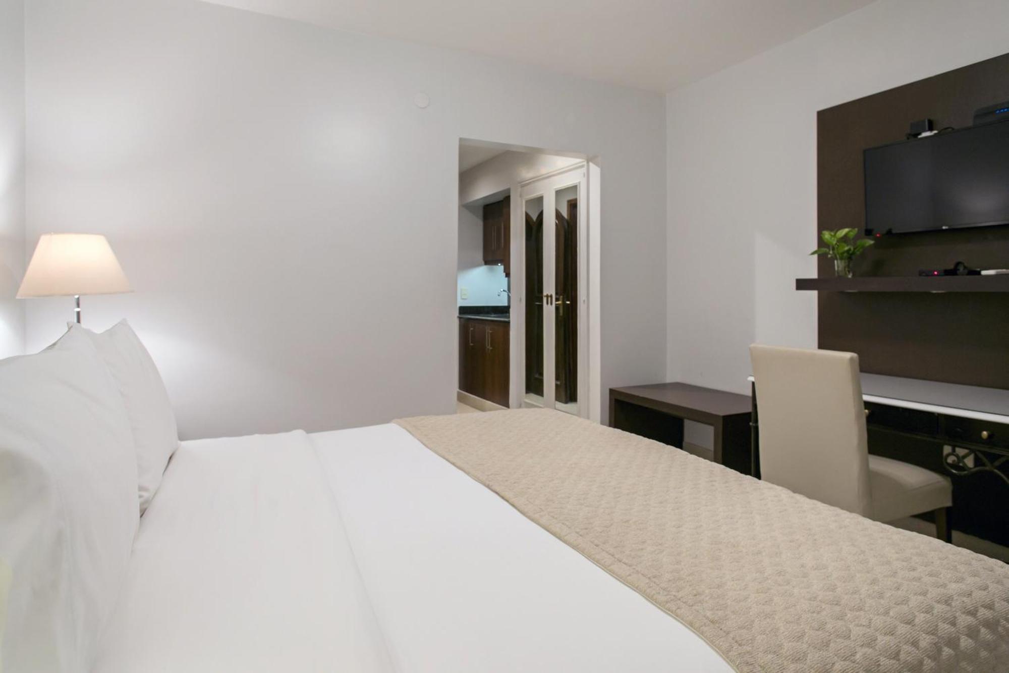 אסונסיון Las Lomas Casa Hotel מראה חיצוני תמונה