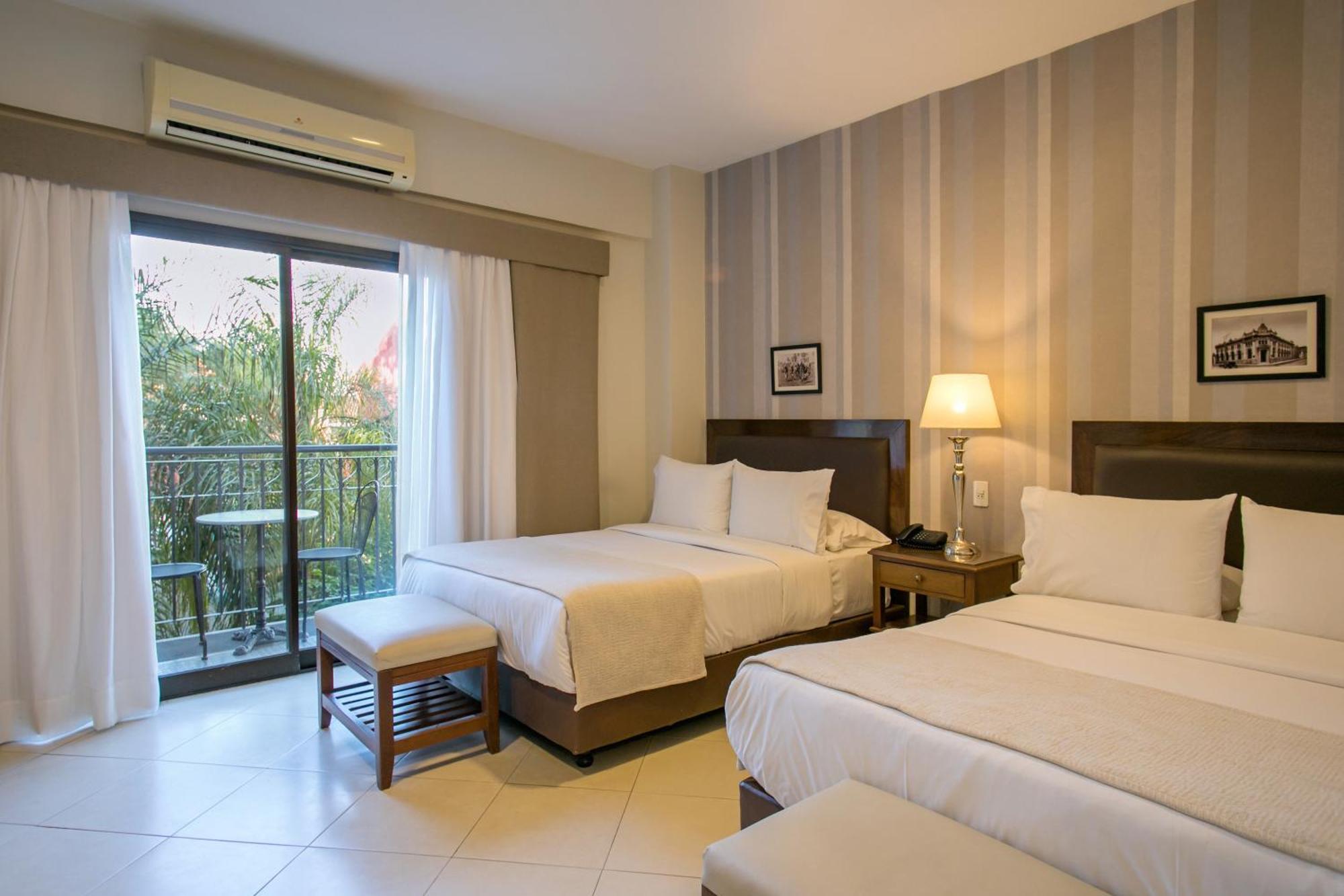 אסונסיון Las Lomas Casa Hotel מראה חיצוני תמונה