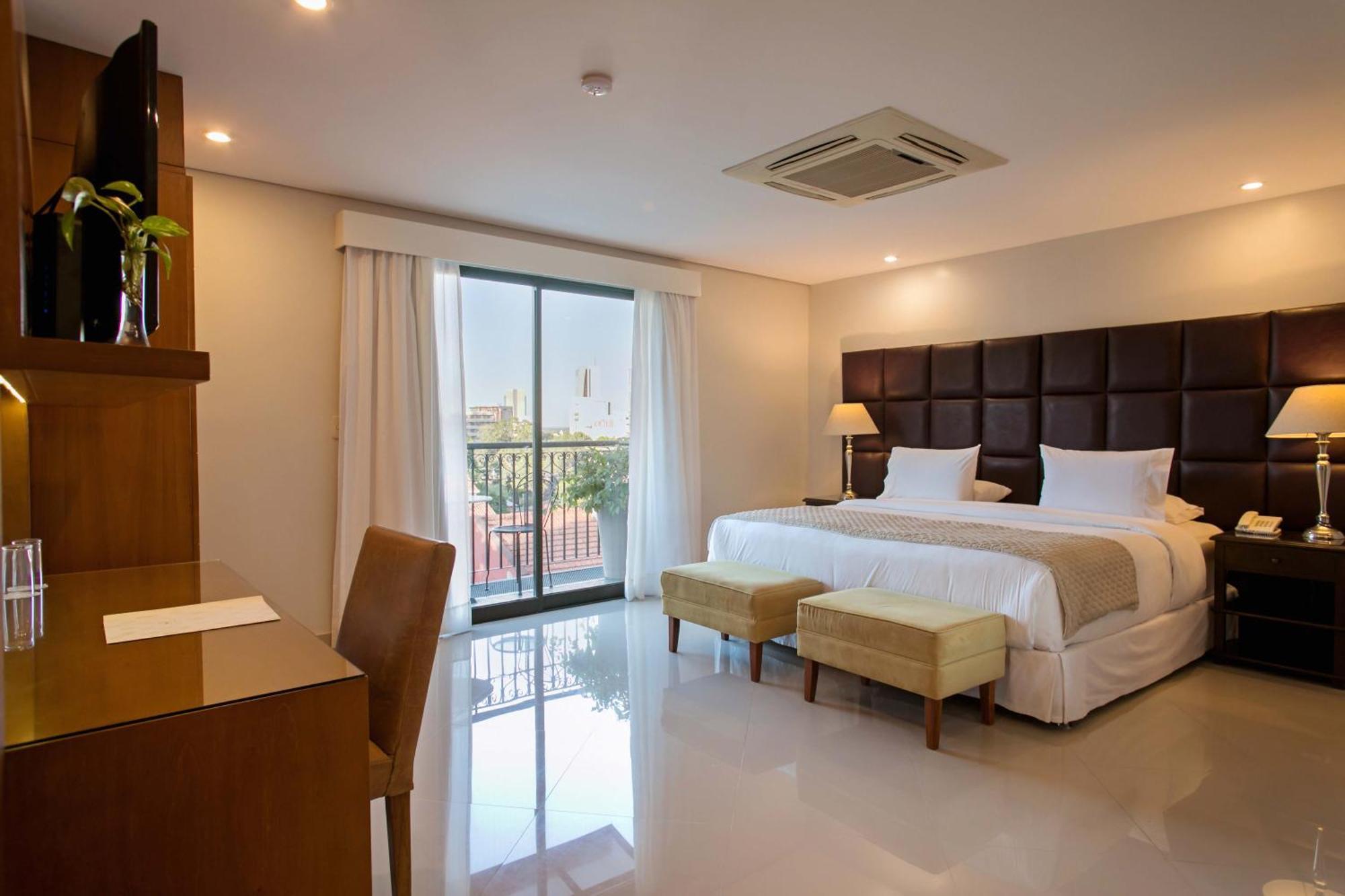 אסונסיון Las Lomas Casa Hotel מראה חיצוני תמונה